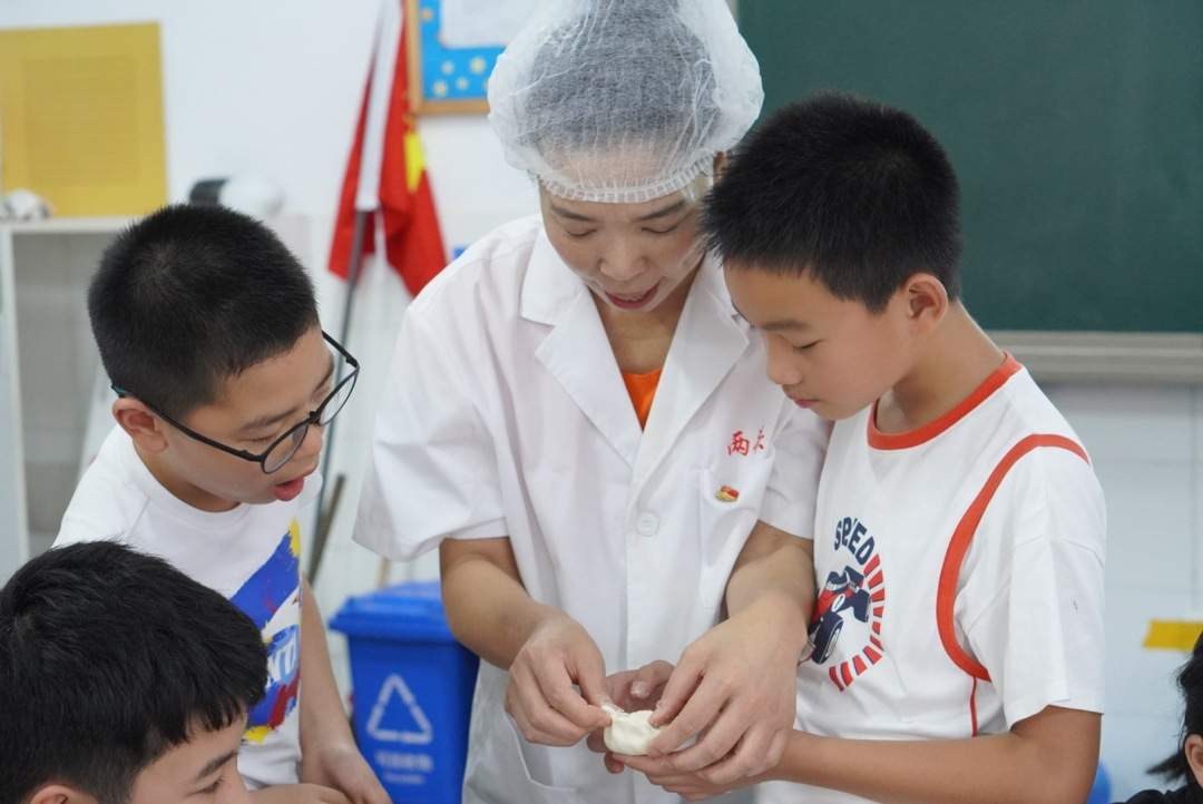 鹿山小學 傳統(tǒng)美食 (10).jpg